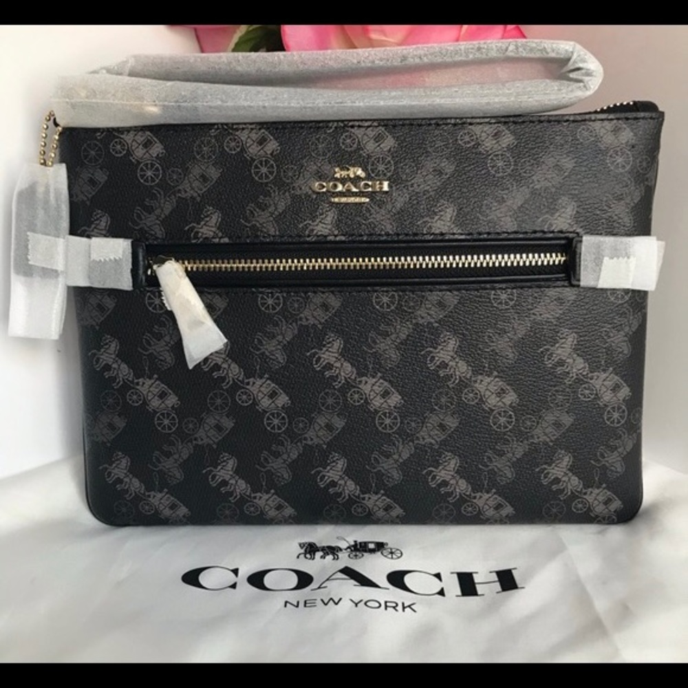 NWT COACH GALLERY POUCH WITH HORSE AND CARRIAGE